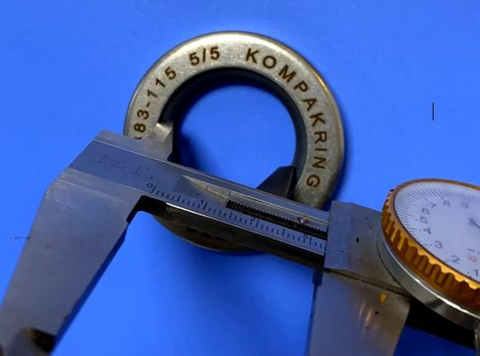 गियर पंप मोटर पी-51 मॉडल के लिए स्टील+पीटीएफई सामग्री के साथ उच्च दबाव तेल सील